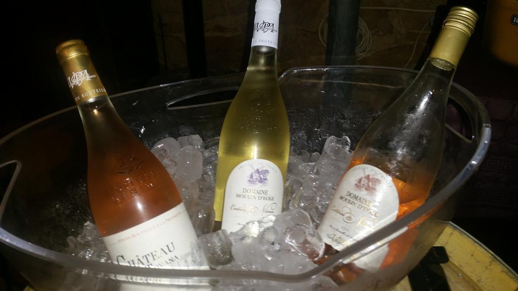 Le Clos Des Aramons Bernis Eksteriør bilde